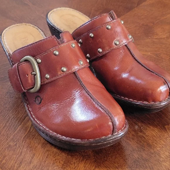 BORN LEATHER CLOGS - Picture 2 of 9